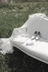 trouwbankje, bruid, aankleden, sluier