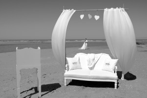 trouwbankje, katheder, backdrop, bruidspaar, strand