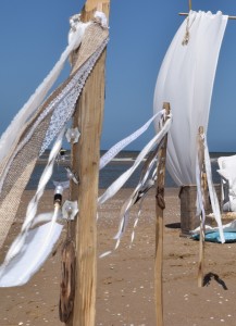 Decoratiepaaltjes, linten, schelpen, strand