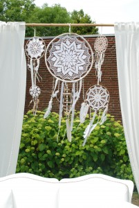 dromenvangers, kant, linten, veren, backdrop